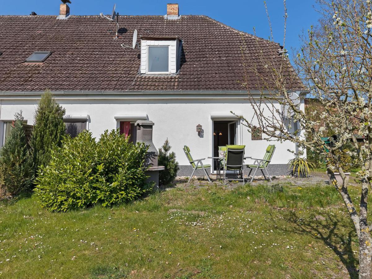 Elegant Apartment With Garden In Gingst Extérieur photo
